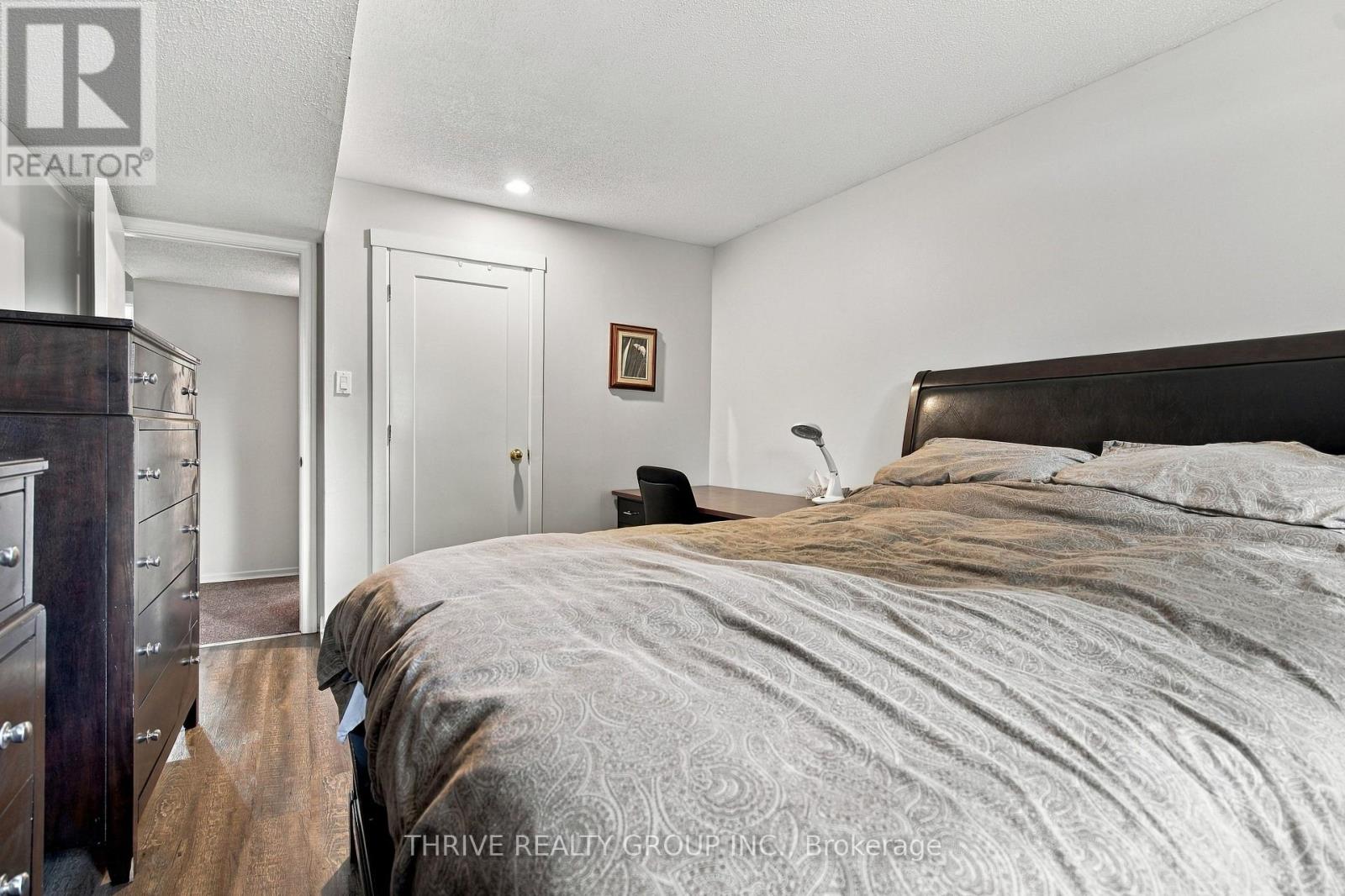 708 Village Green Avenue Property Photo 28