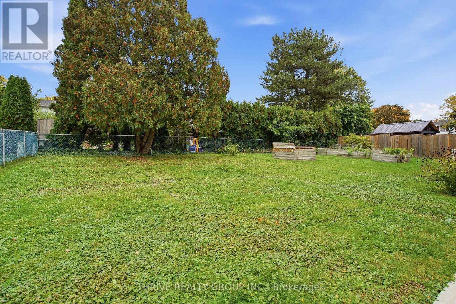 708 Village Green Avenue Property Photo 35