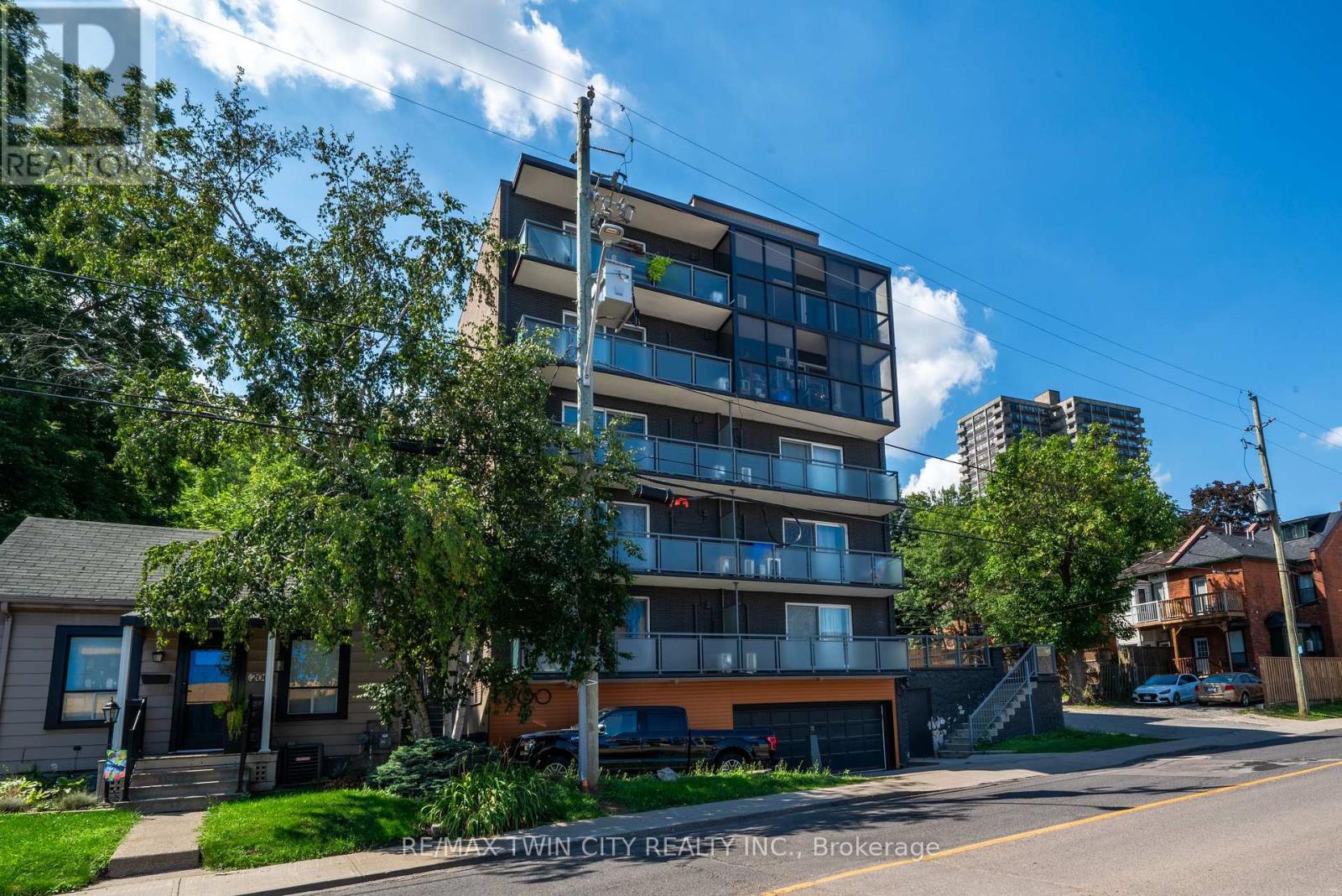 401 - 200 Charlton Avenue E Property Photo 1