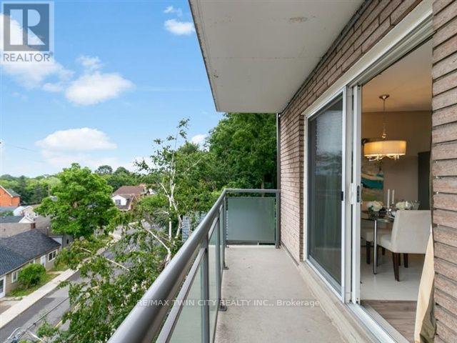 401 - 200 Charlton Avenue E Property Photo 7