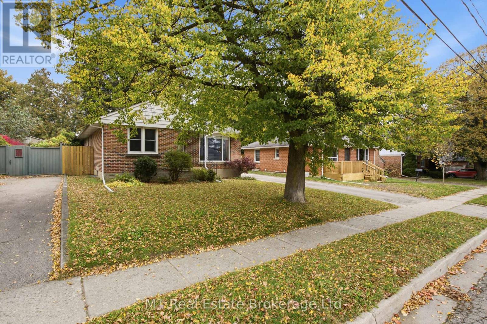 327 Metcalfe Street Property Photo 2