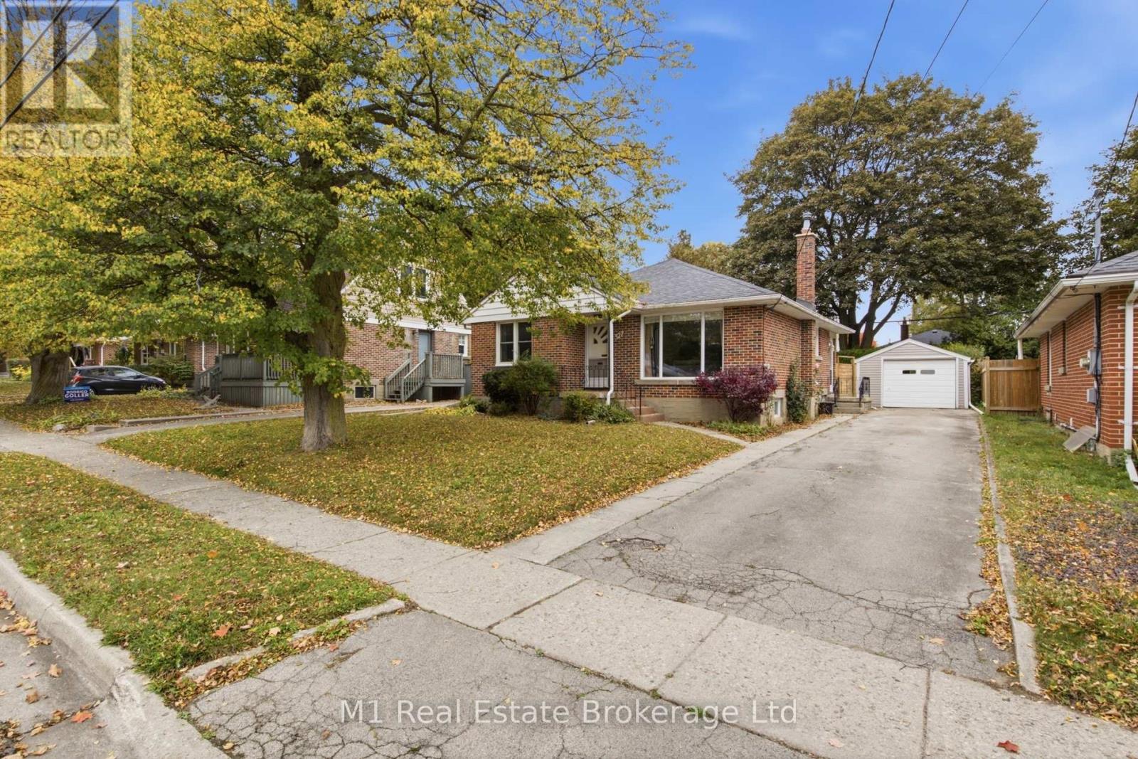 327 Metcalfe Street Property Photo 3
