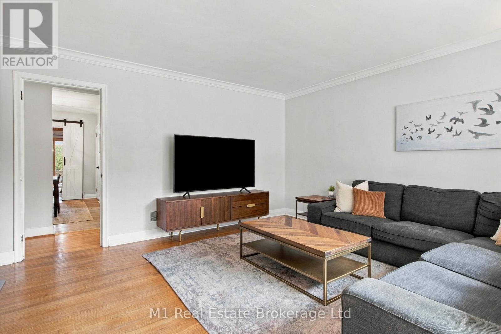 327 Metcalfe Street Property Photo 7