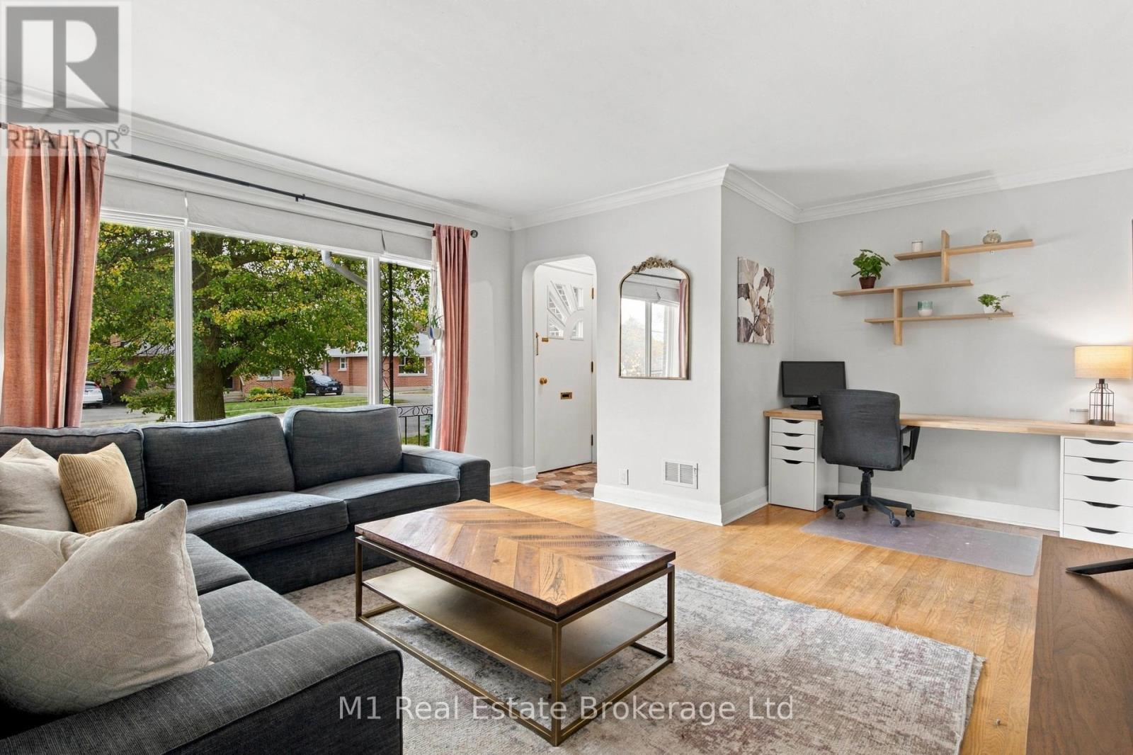 327 Metcalfe Street Property Photo 9