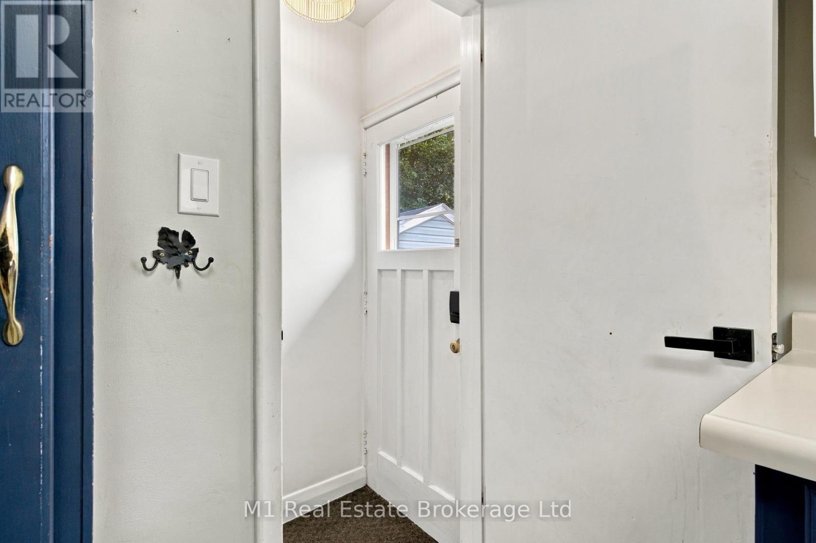 327 Metcalfe Street Property Photo 32