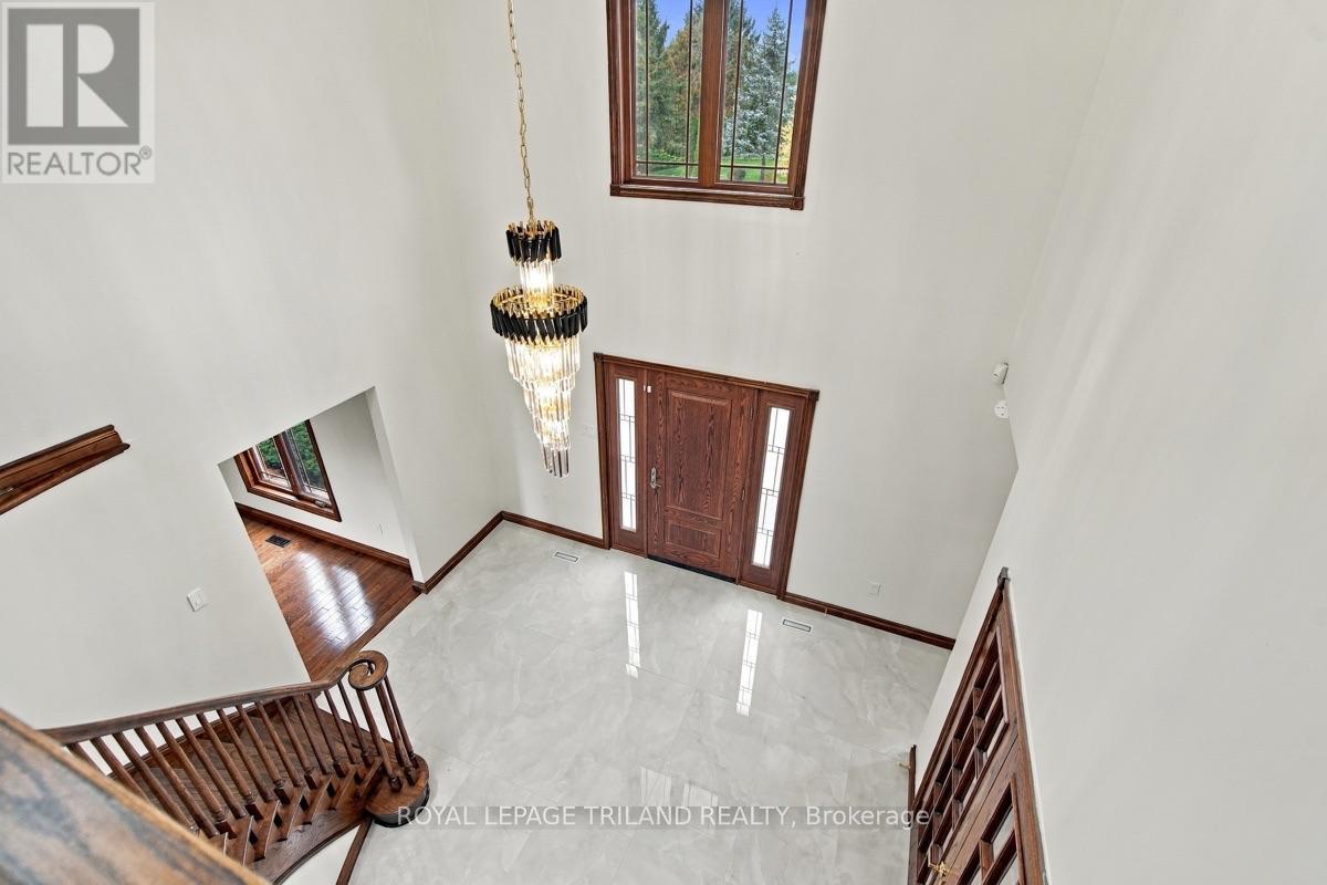 716 Franklinway Crescent Property Photo 19