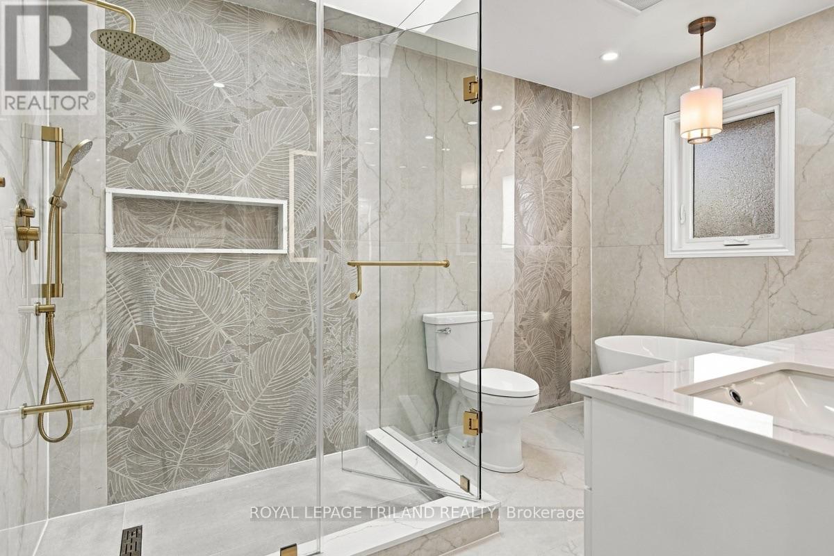 716 Franklinway Crescent Property Photo 22