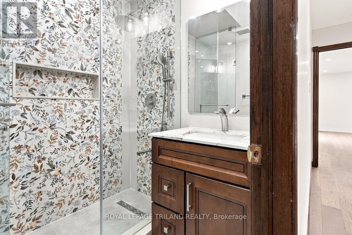 716 Franklinway Crescent Property Photo 27