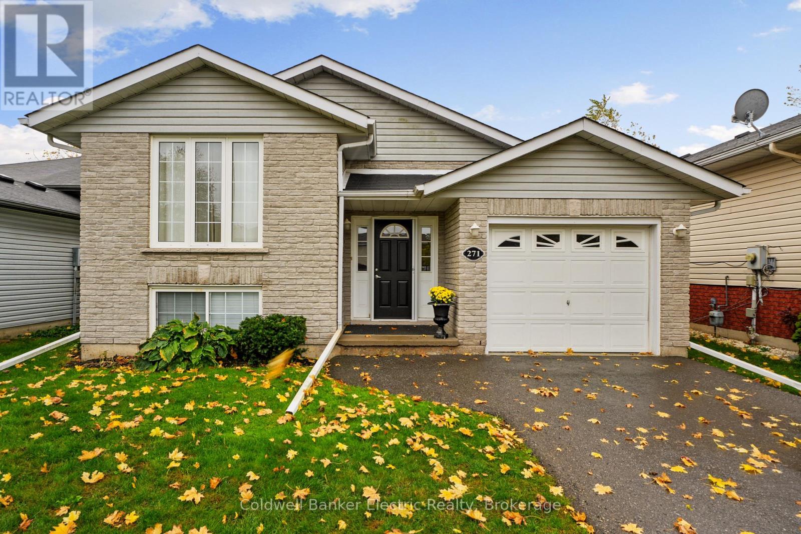 271 Dainton Drive Property Photo 1