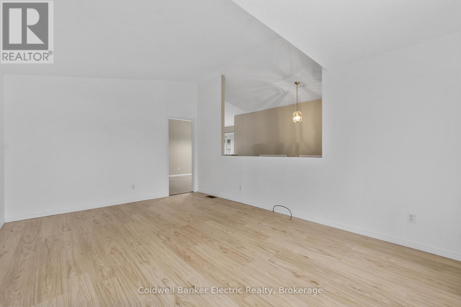 271 Dainton Drive Property Photo 6