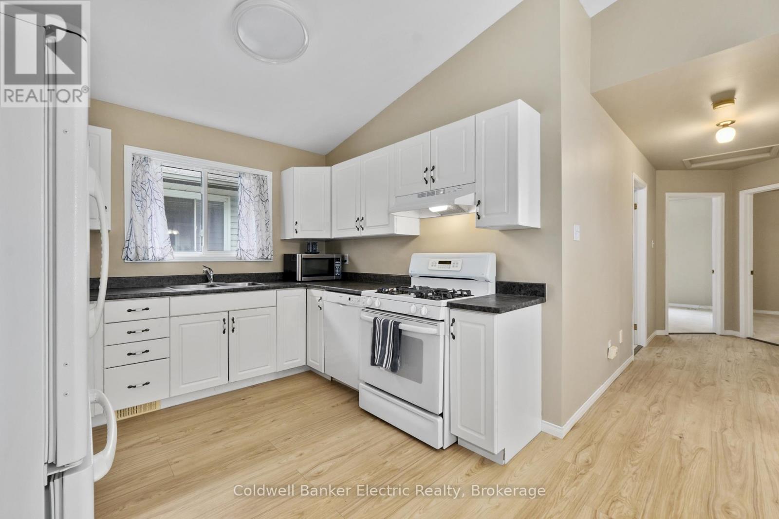 271 Dainton Drive Property Photo 10