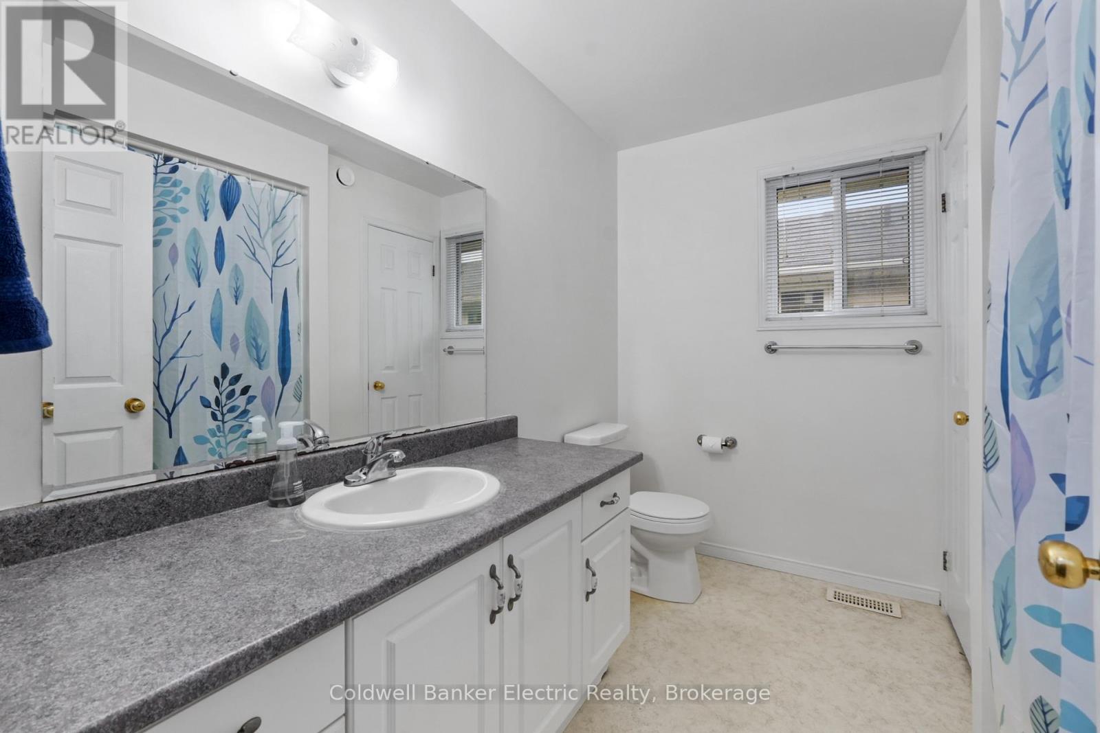 271 Dainton Drive Property Photo 11