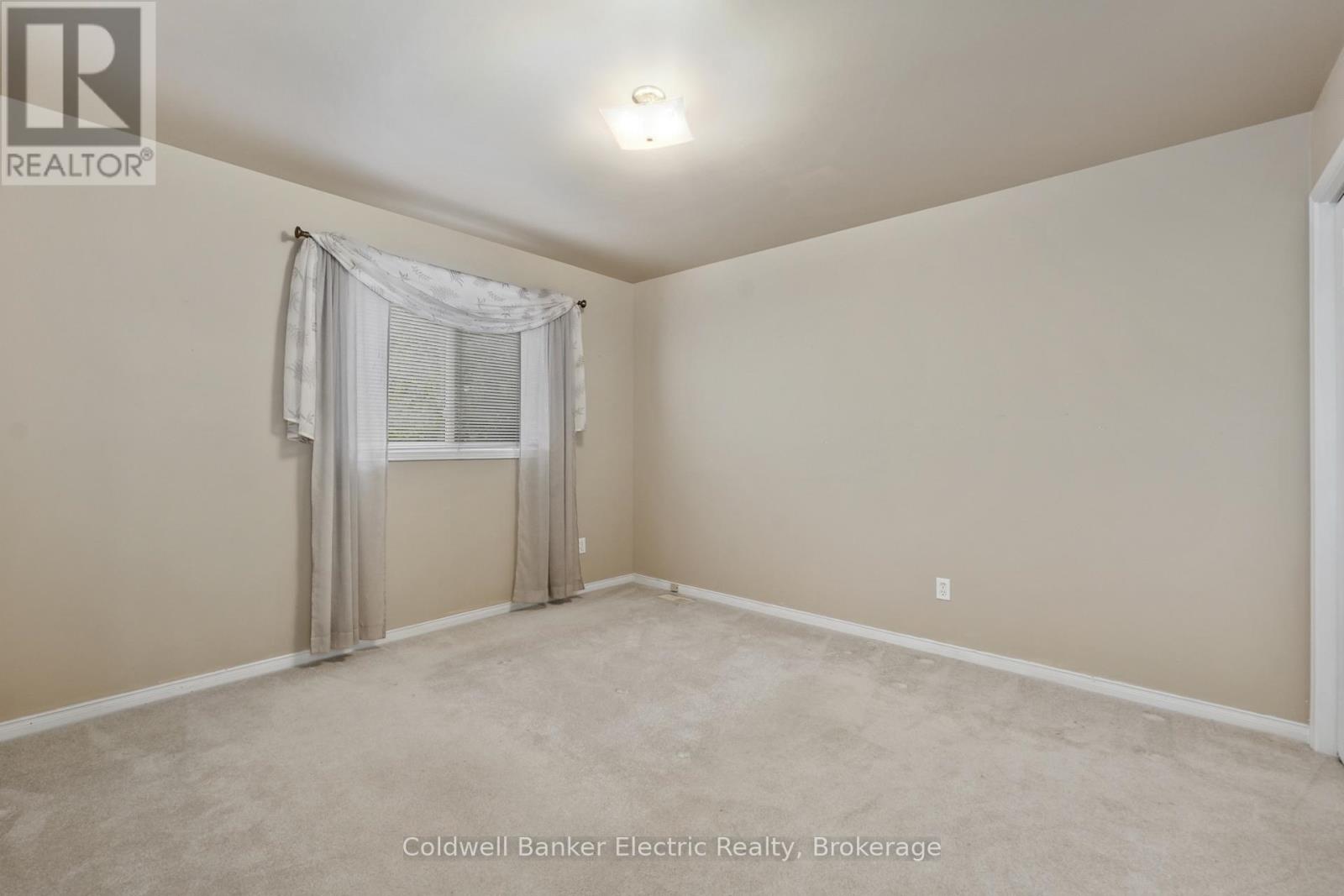 271 Dainton Drive Property Photo 12