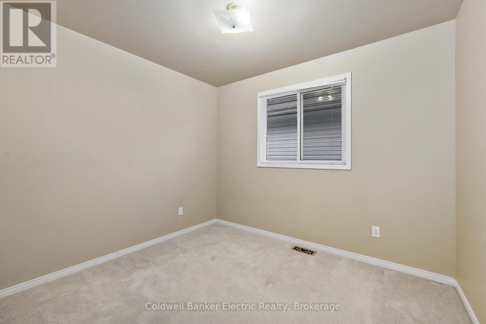 271 Dainton Drive Property Photo 16