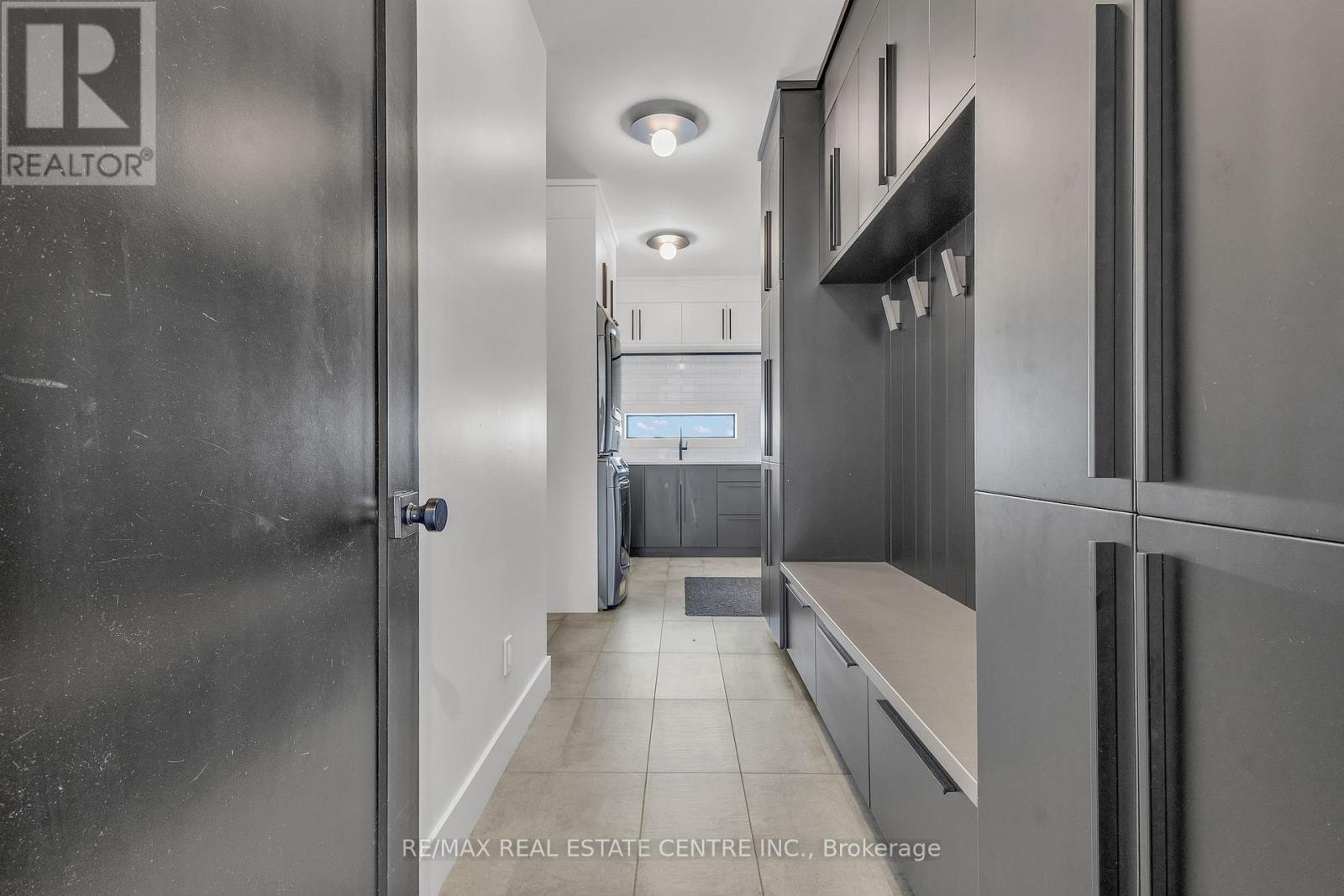 920 Thomas Pedder Court Property Photo 20