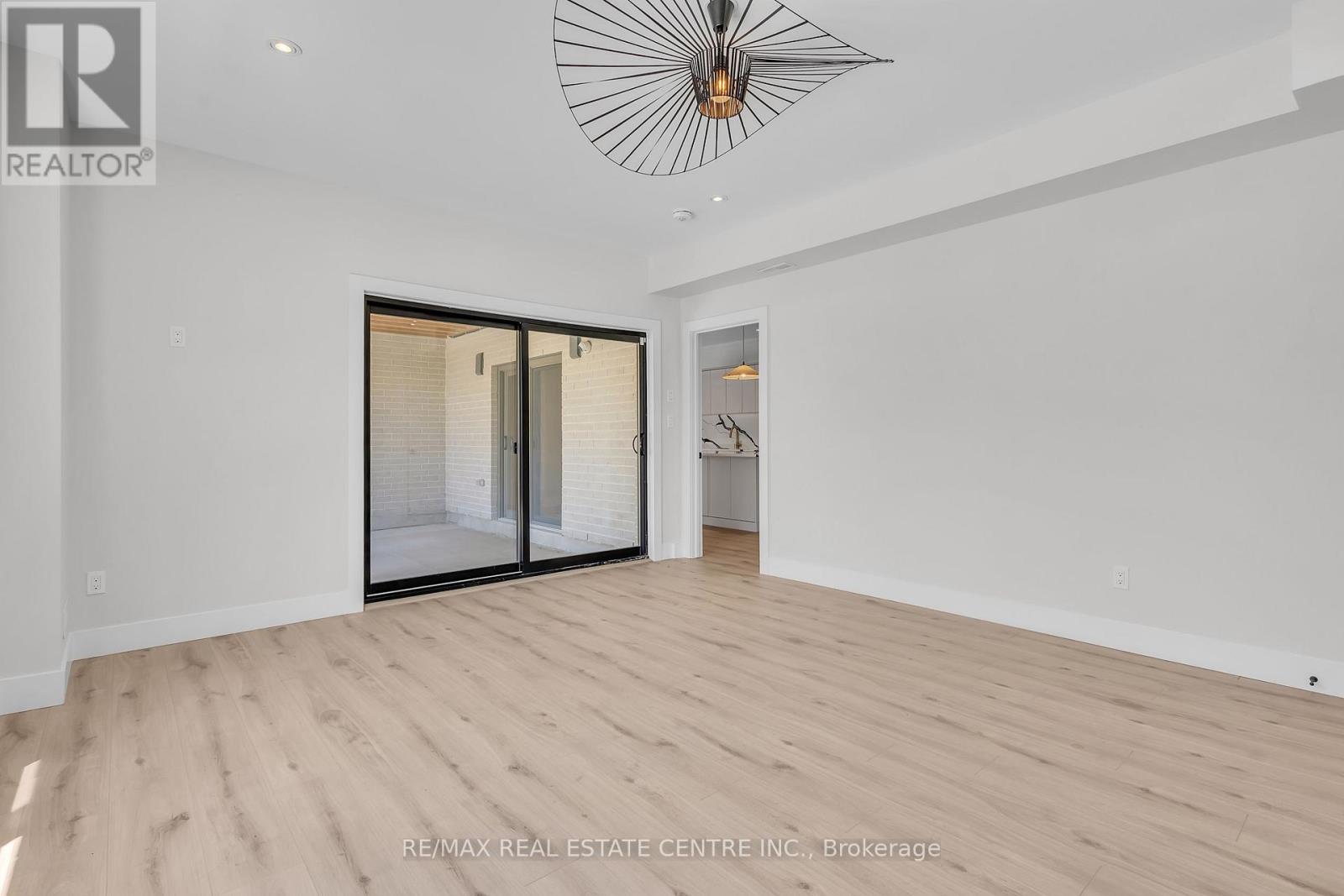 920 Thomas Pedder Court Property Photo 44