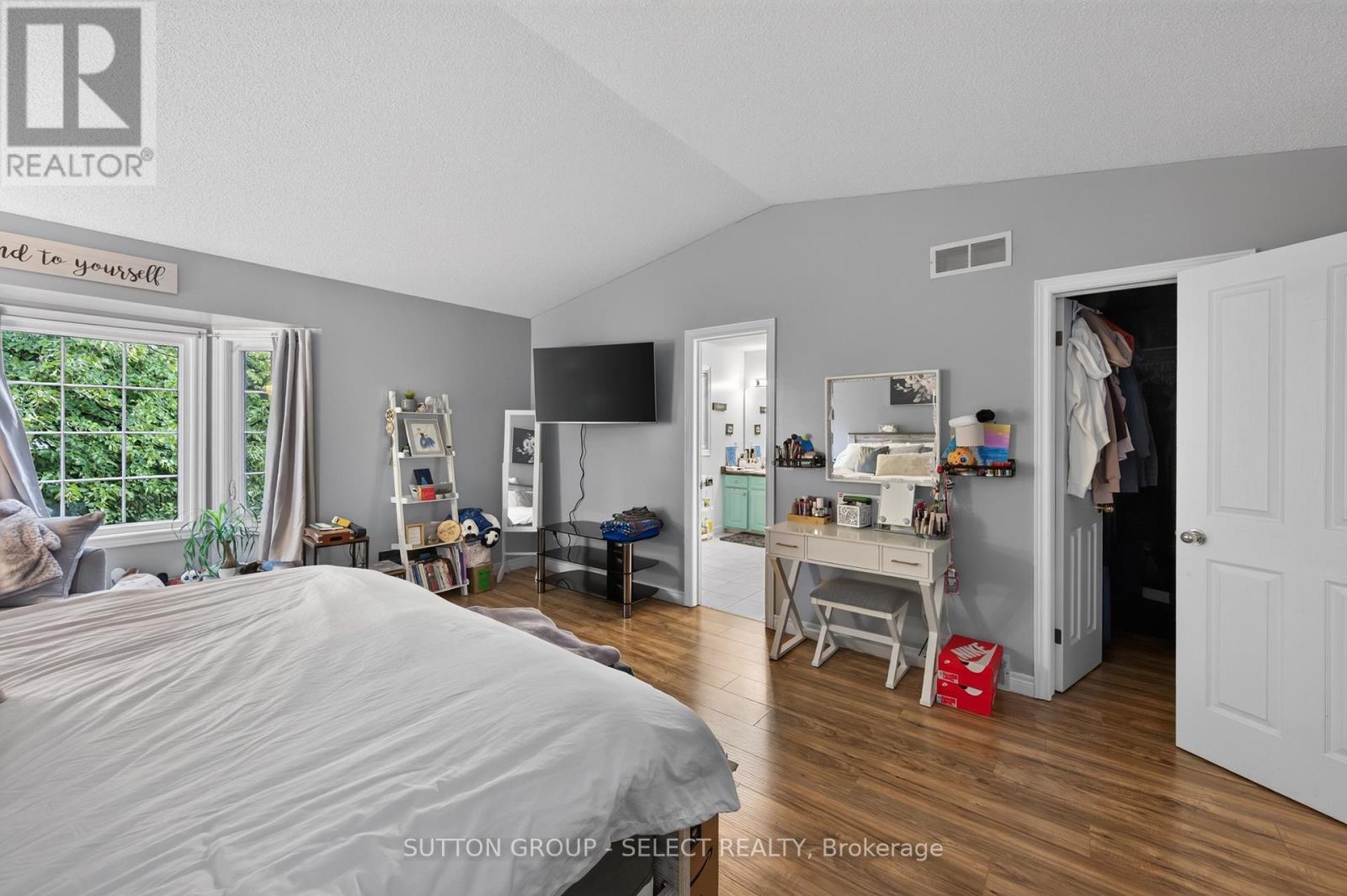 21 - 410 Ambleside Drive Property Photo 12