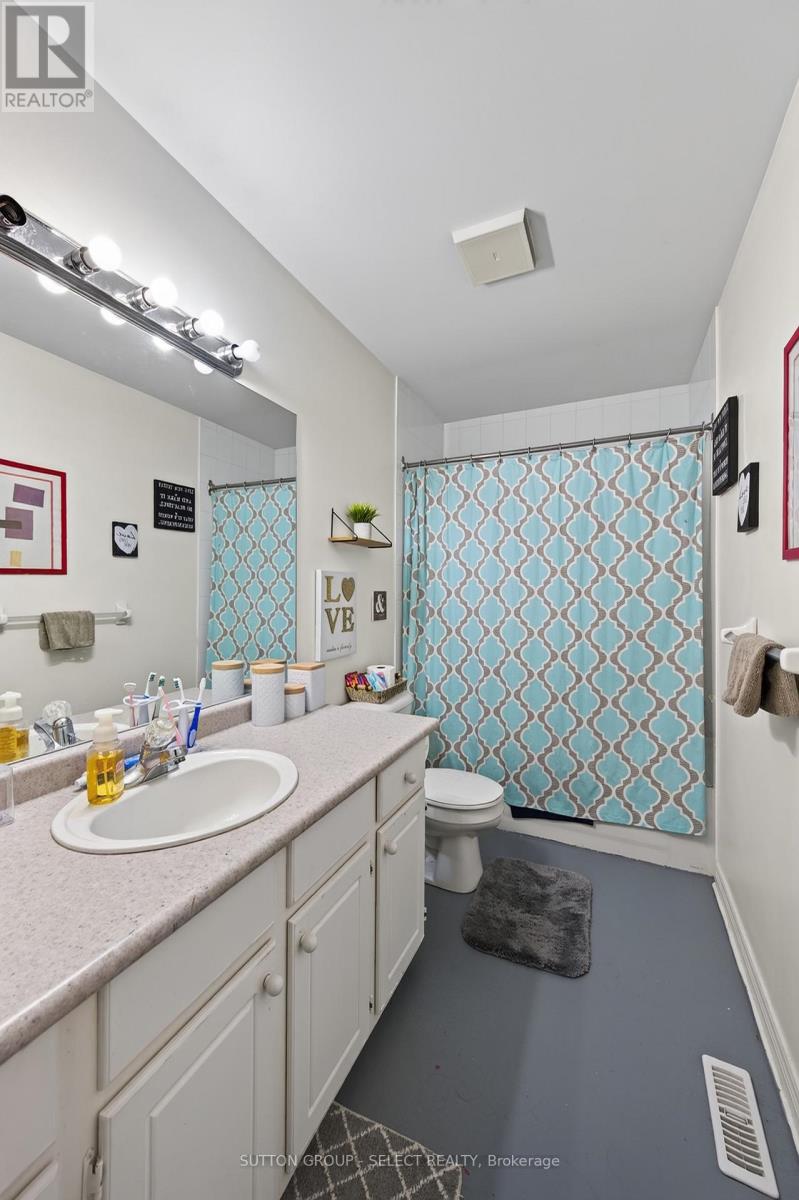 21 - 410 Ambleside Drive Property Photo 15