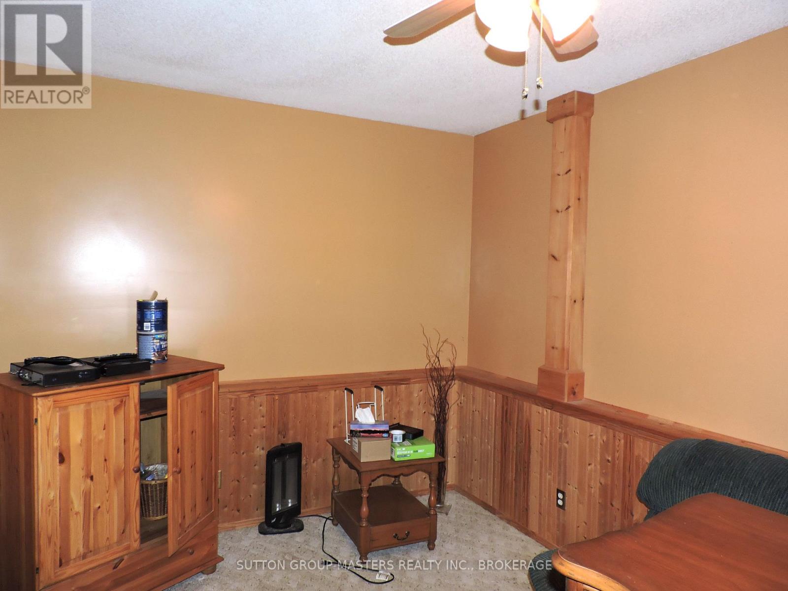 107 Davey Crescent S Property Photo 3
