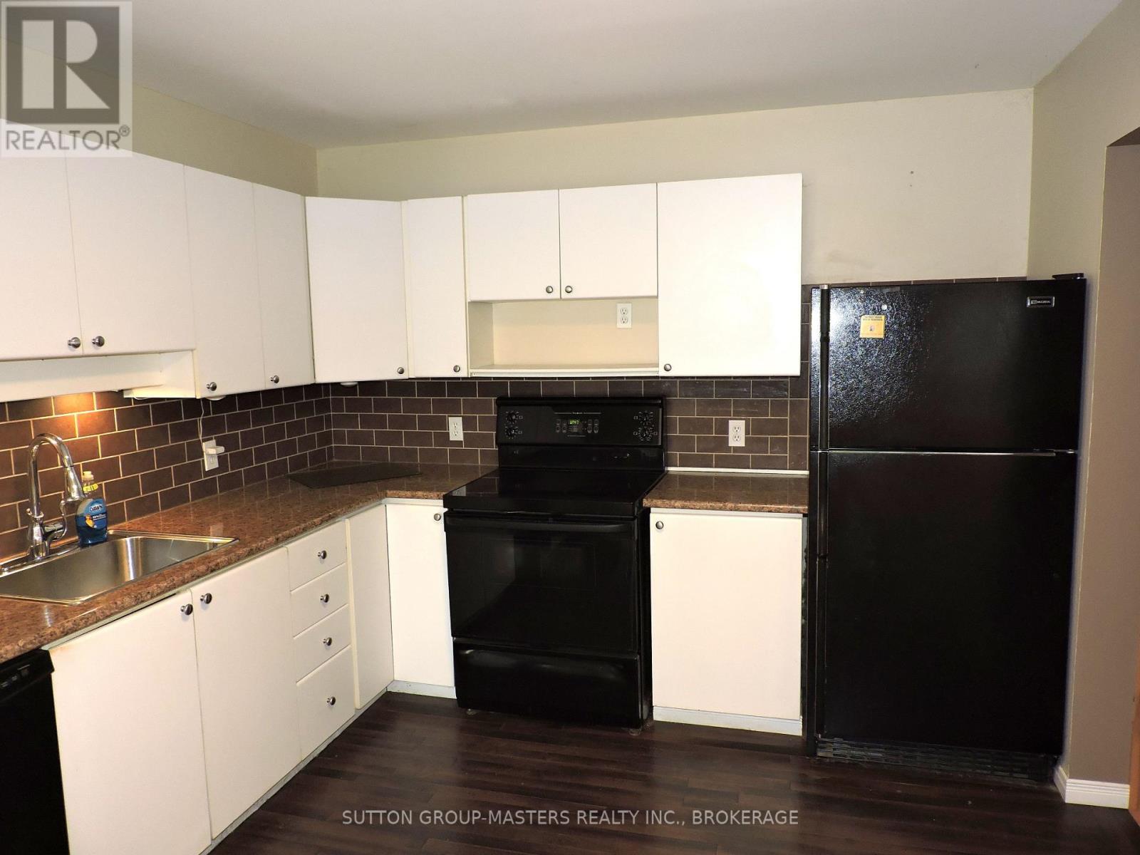 107 Davey Crescent S Property Photo 6