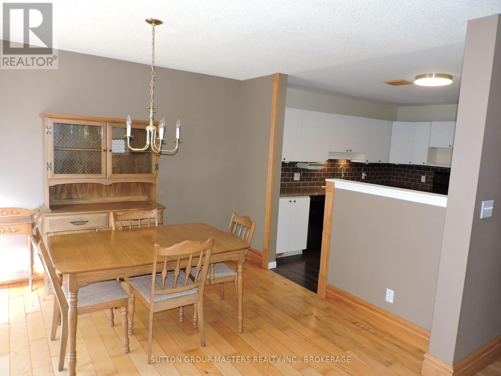 107 Davey Crescent S Property Photo 7