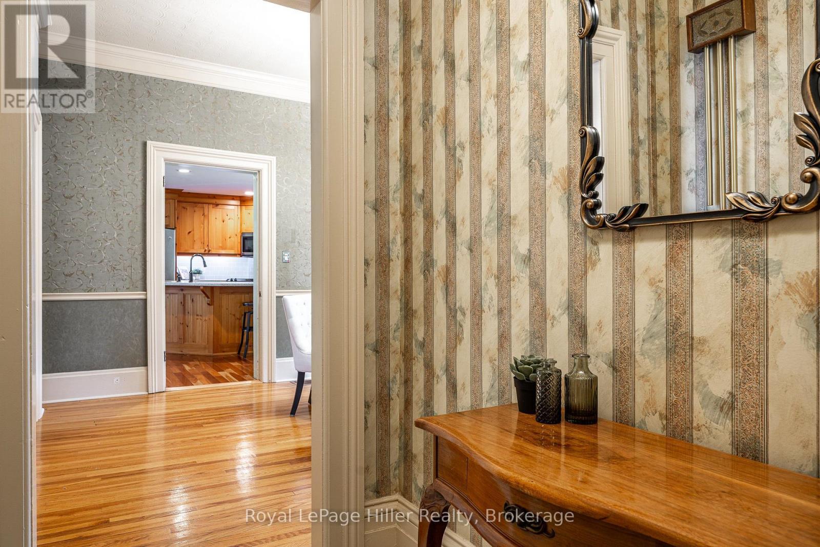 224 Elizabeth Street Property Photo 6