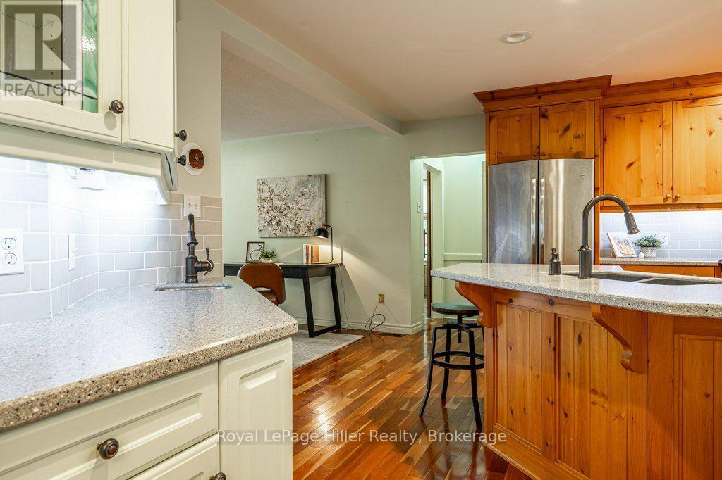 224 Elizabeth Street Property Photo 20