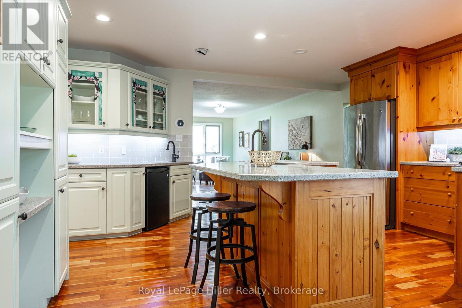 224 Elizabeth Street Property Photo 21
