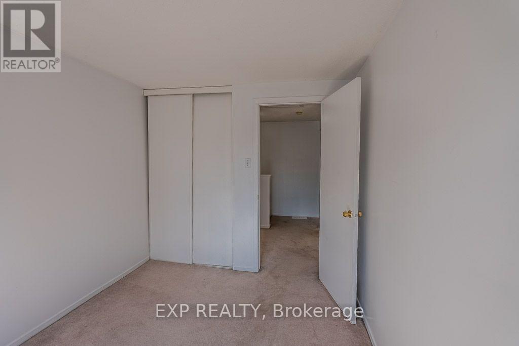 C - 37 Forester Crescent Property Photo 20