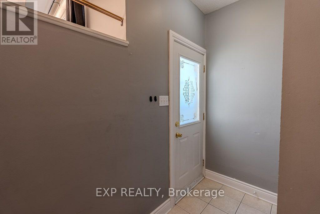 C - 37 Forester Crescent Property Photo 21