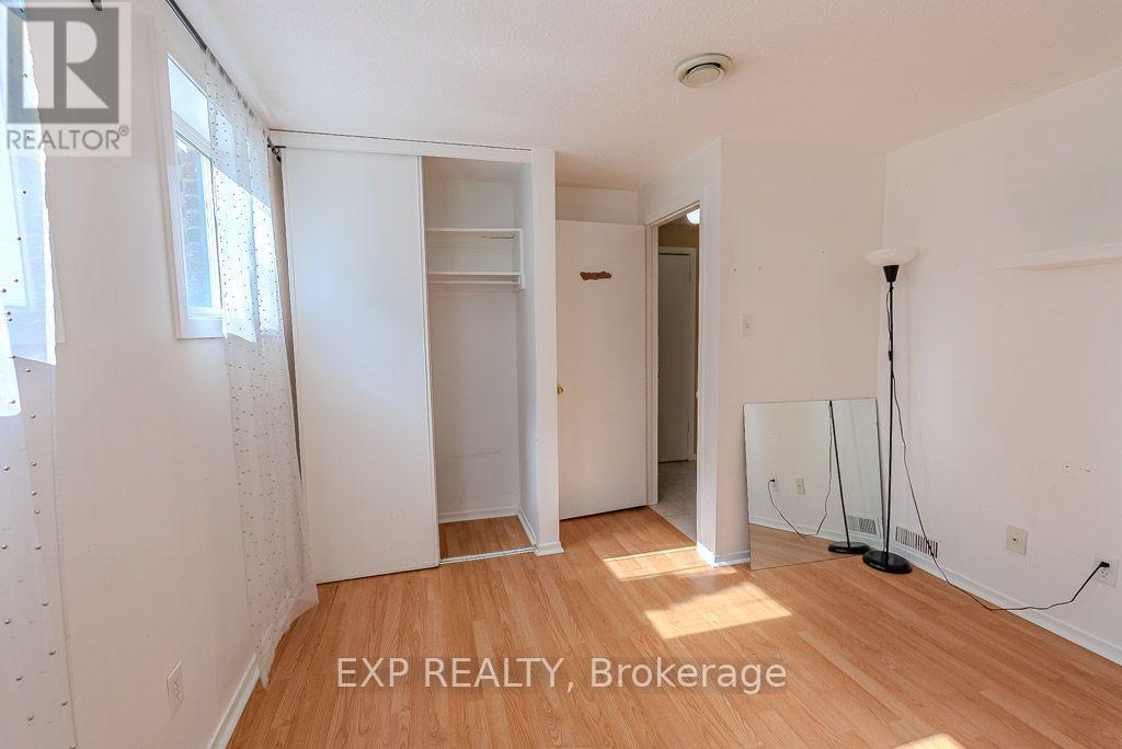 C - 37 Forester Crescent Property Photo 24