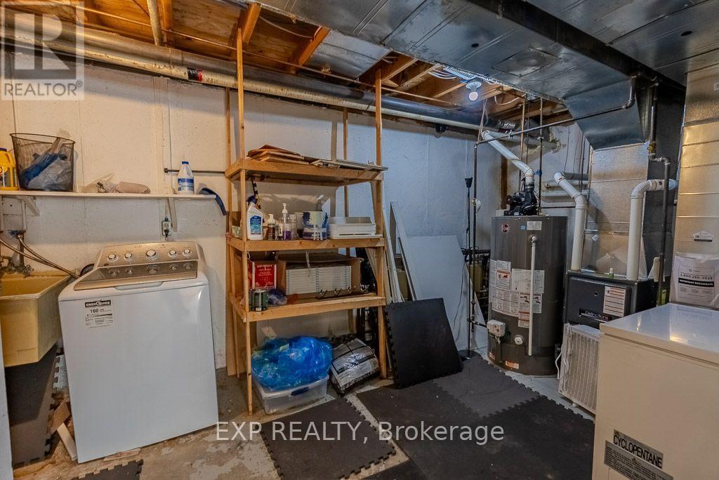 C - 37 Forester Crescent Property Photo 27