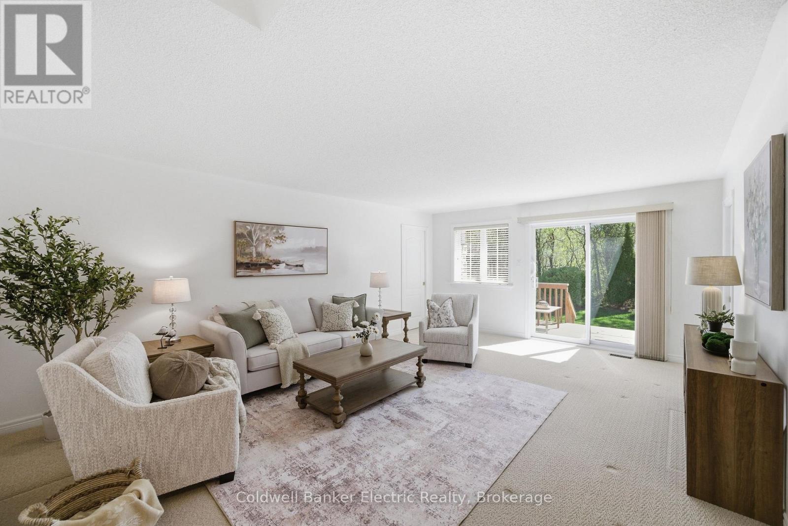 40 - 300 Franmor Drive Property Photo 1