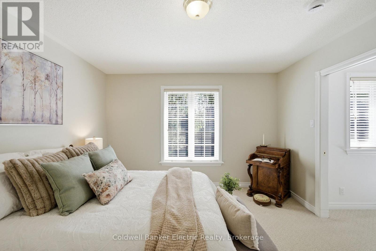 40 - 300 Franmor Drive Property Photo 17
