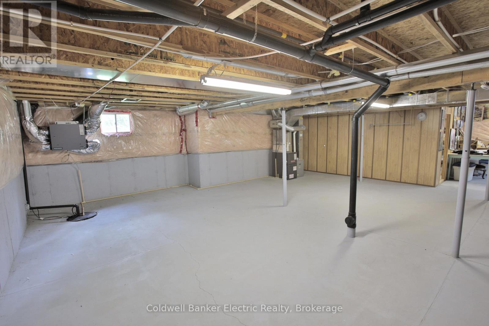 40 - 300 Franmor Drive Property Photo 23