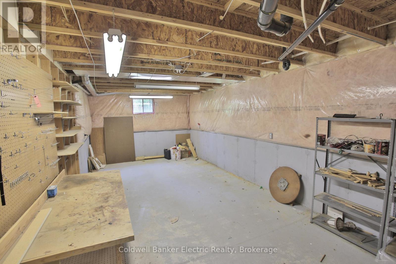 40 - 300 Franmor Drive Property Photo 26