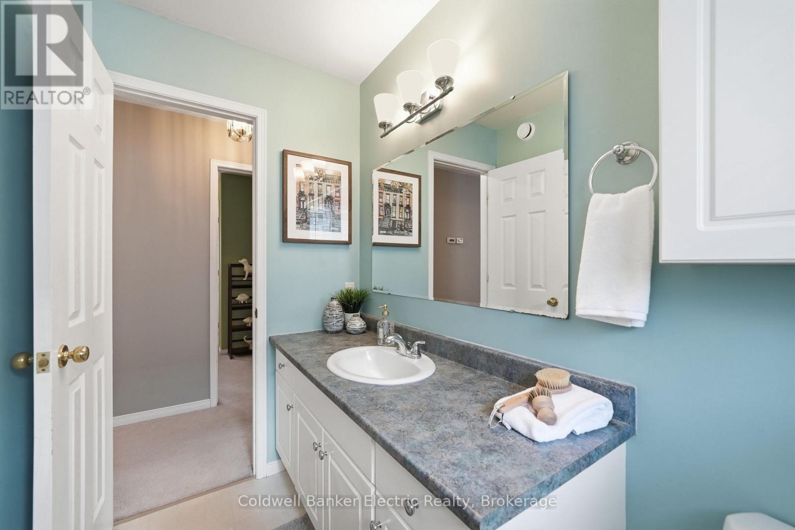 854 Abbey Lane Property Photo 13