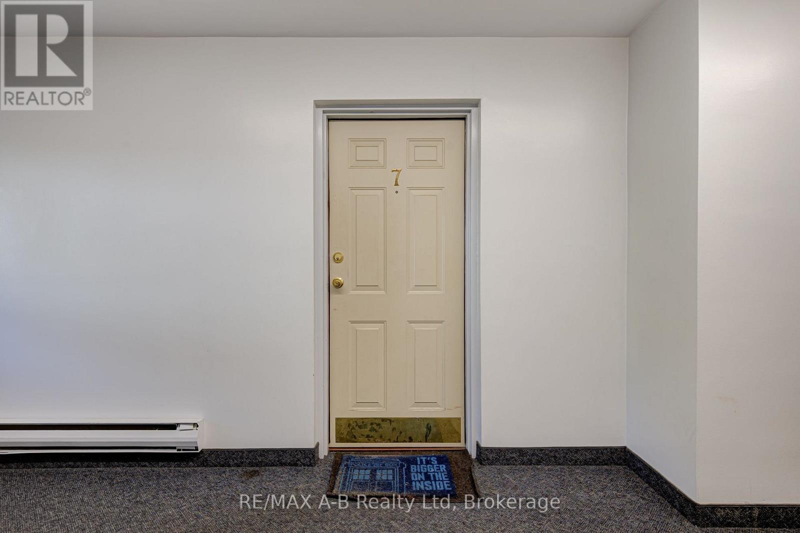 7 - 300 Traynor Avenue Property Photo 5