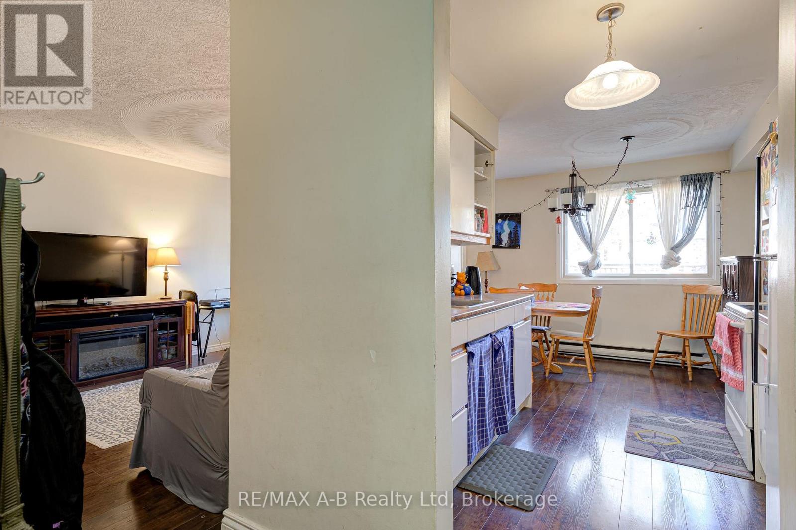 7 - 300 Traynor Avenue Property Photo 8