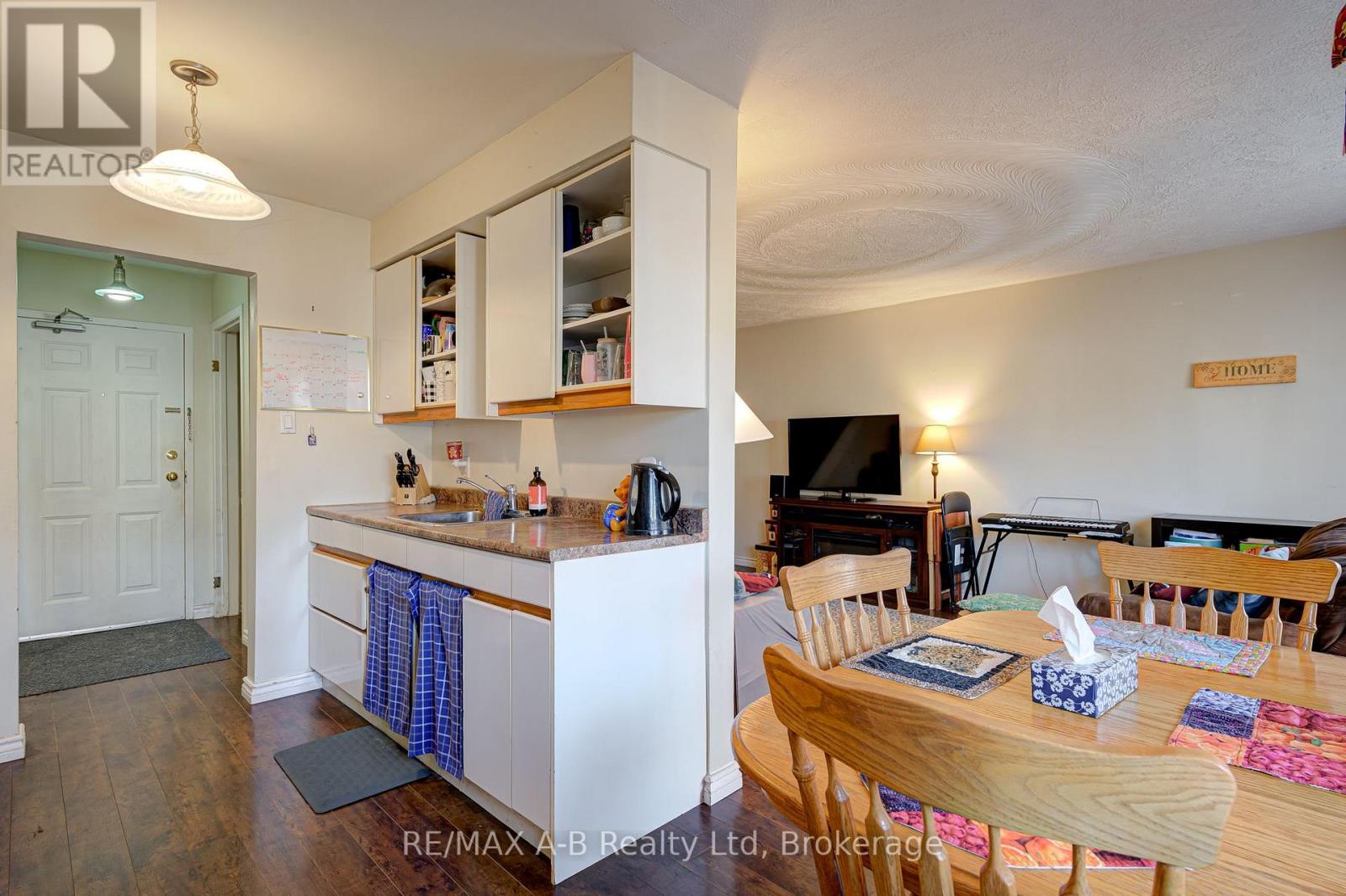 7 - 300 Traynor Avenue Property Photo 12