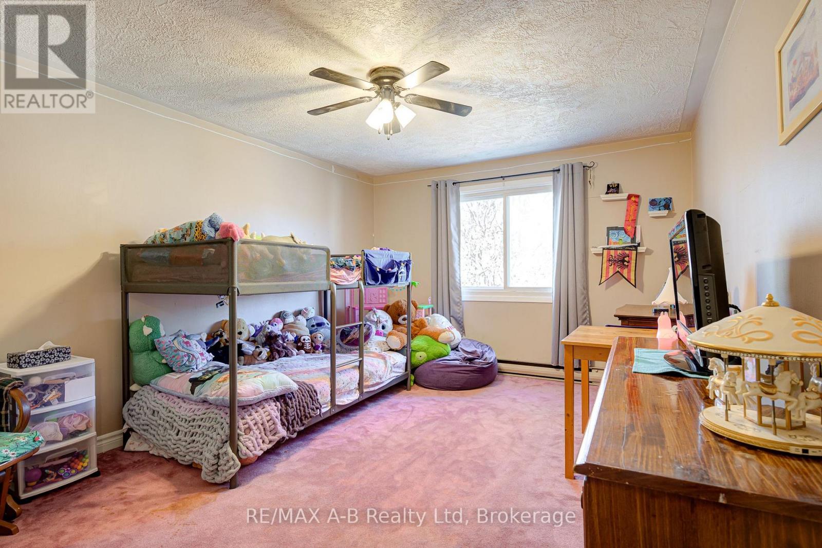 7 - 300 Traynor Avenue Property Photo 23