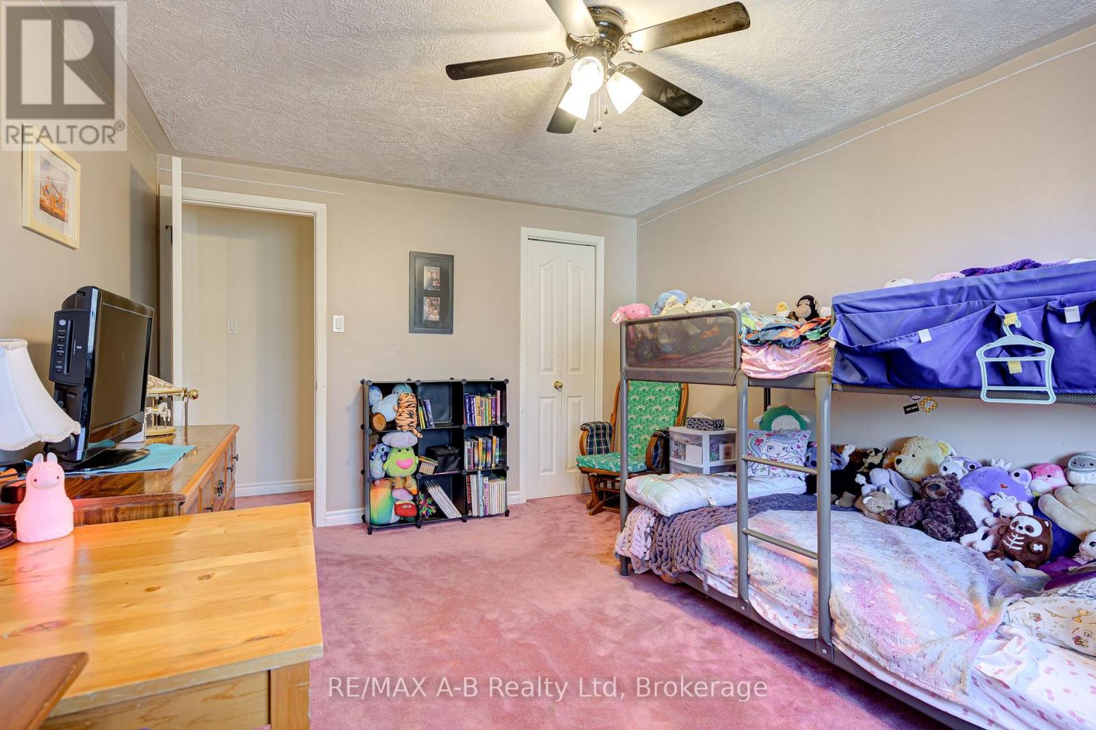 7 - 300 Traynor Avenue Property Photo 24