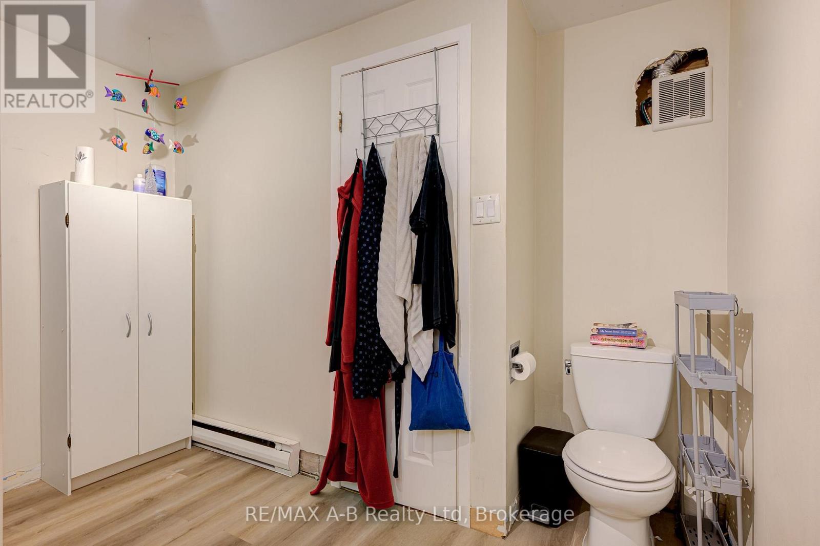 7 - 300 Traynor Avenue Property Photo 26