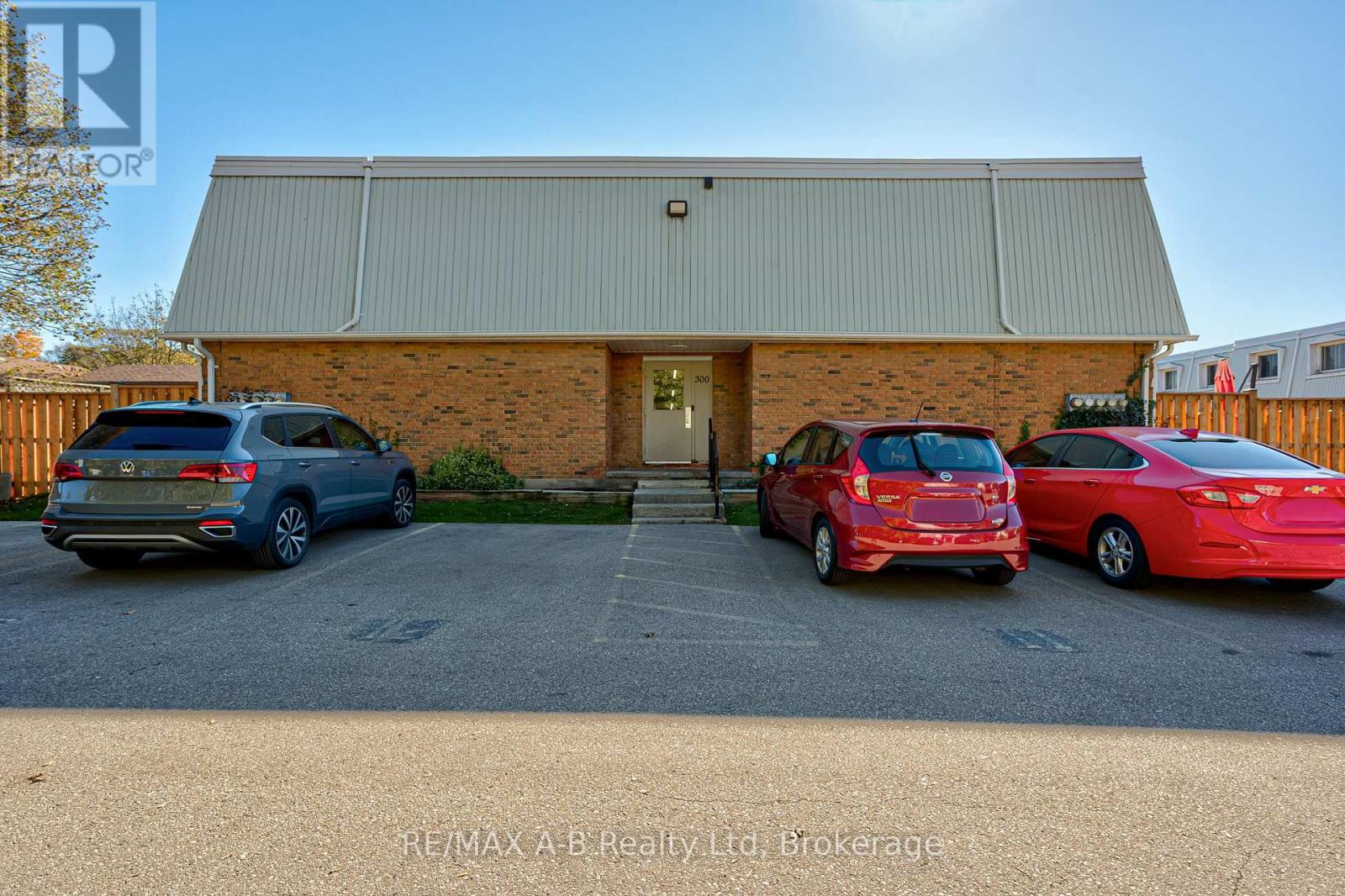 7 - 300 Traynor Avenue Property Photo 36