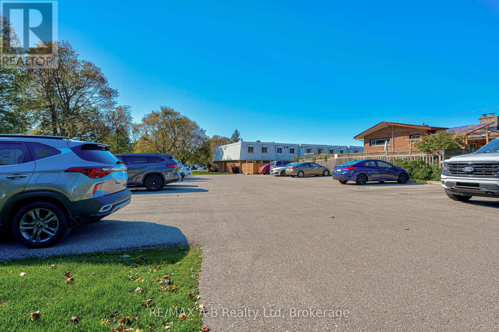 7 - 300 Traynor Avenue Property Photo 41