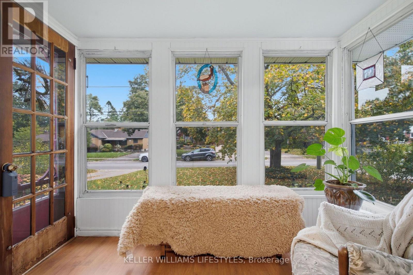 297 Stephen Street Property Photo 4