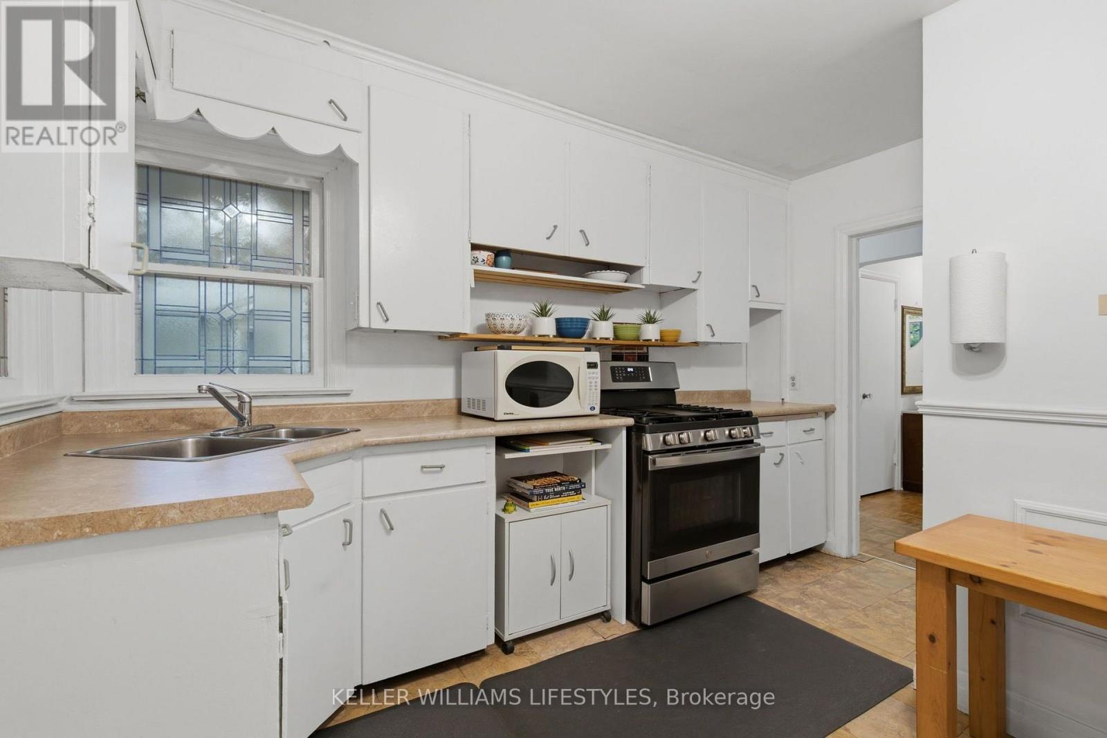 297 Stephen Street Property Photo 16