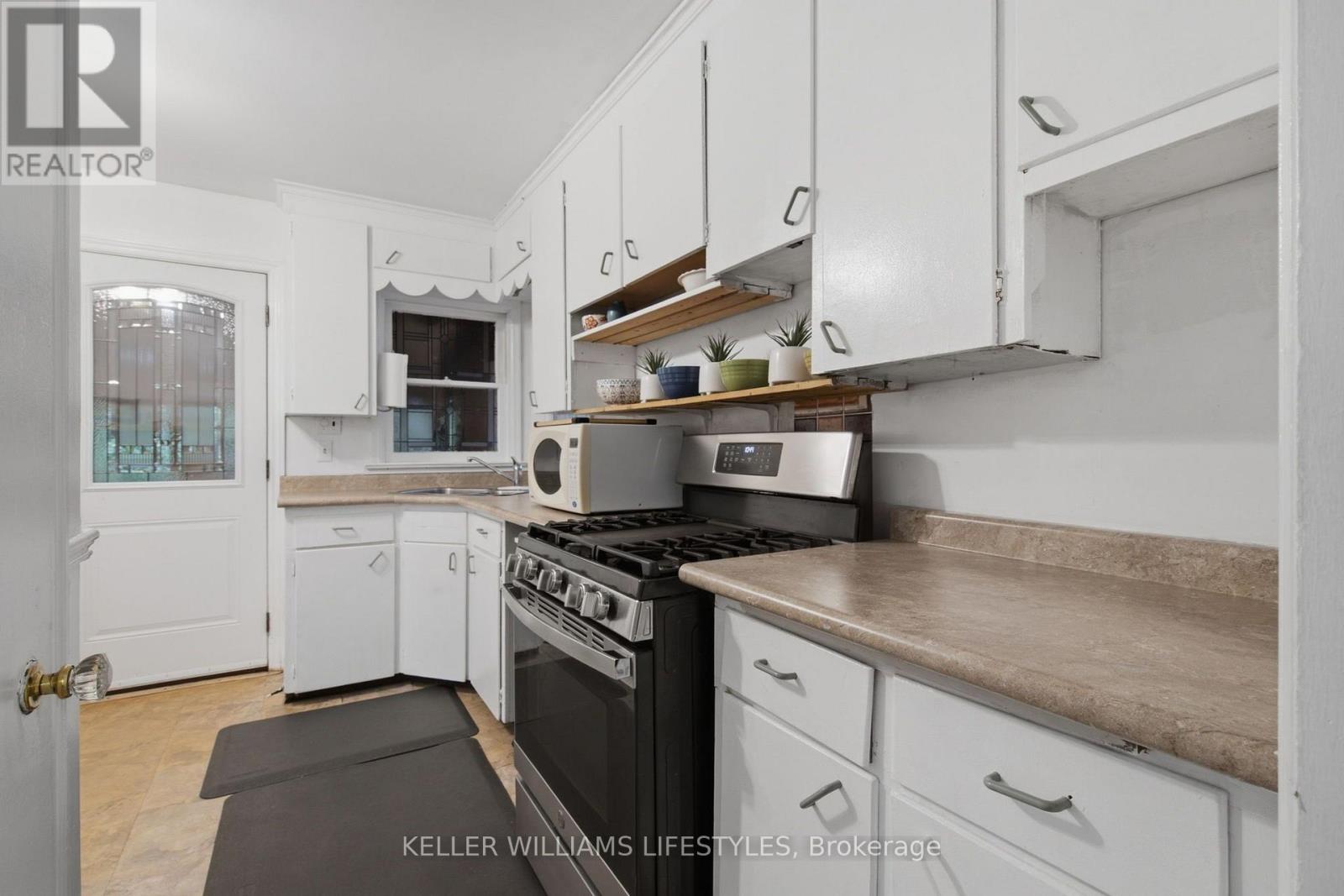 297 Stephen Street Property Photo 19