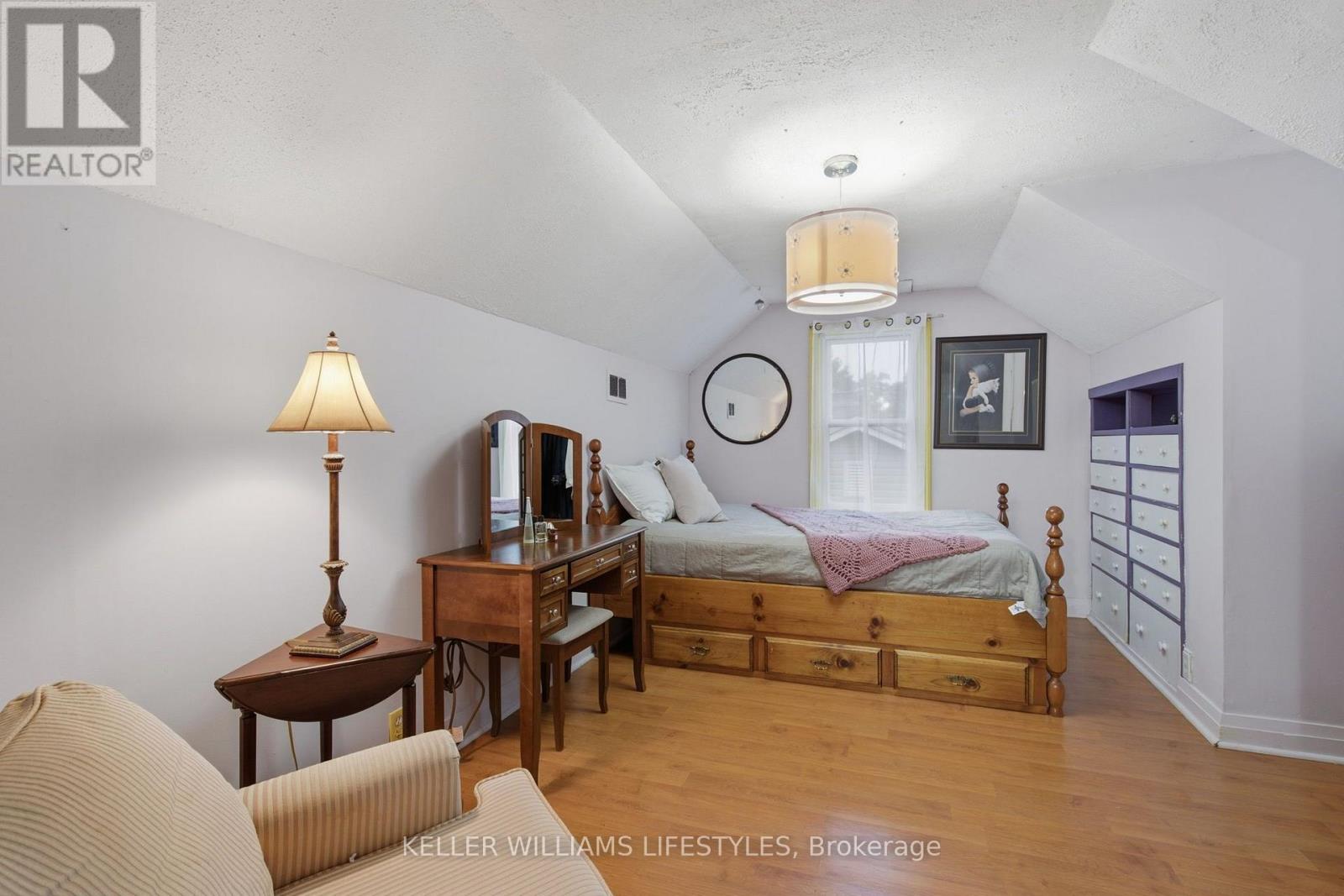 297 Stephen Street Property Photo 28