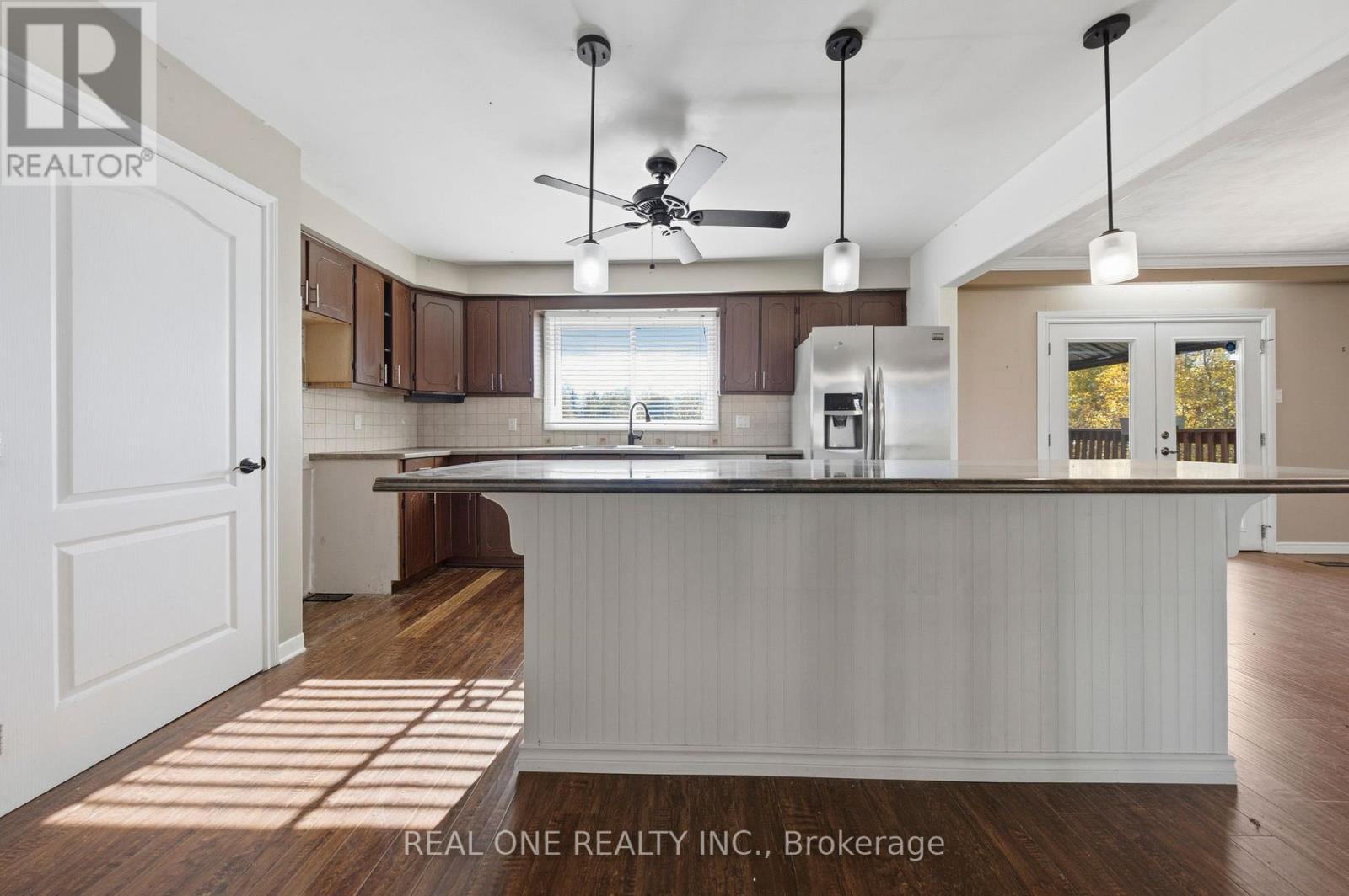 1069 Bird Road Property Photo 11